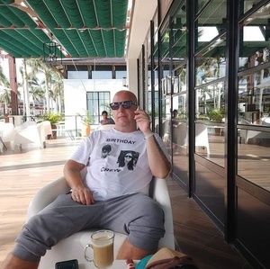 Meet your Posher, Gary